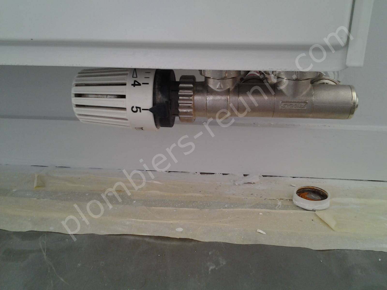 https://plombiers-reunis.com/Host/medias_2013/1379451128-alimentation-radiateur-6-connexions.jpg