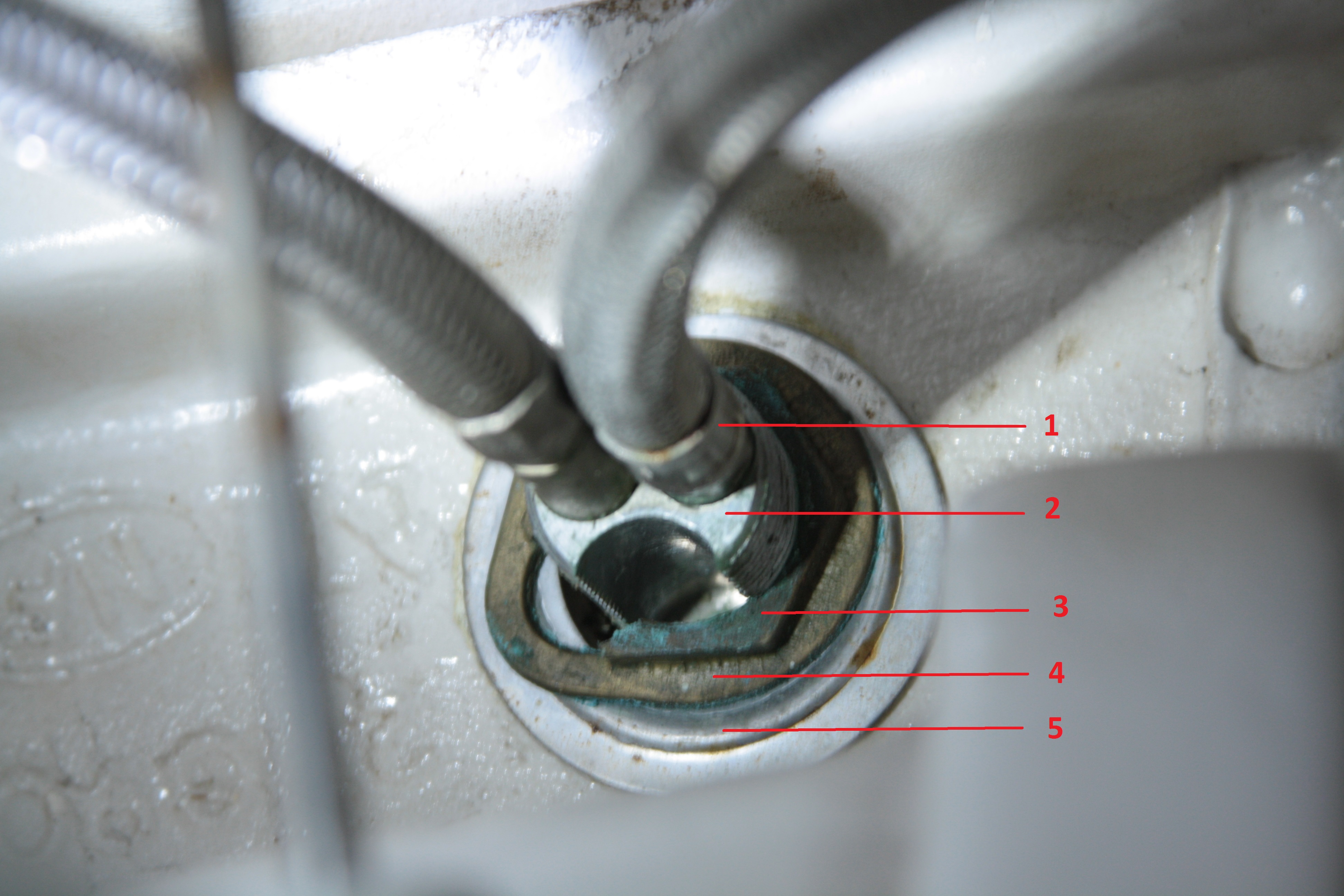 Remplacer un robinet de lavabo en 7 étapes