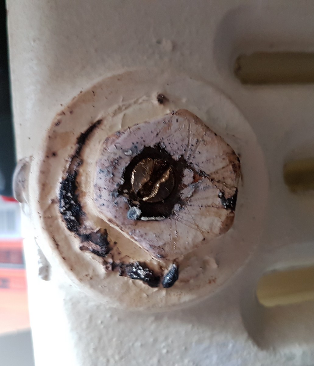 Purge vieux radiateur en fonte cassé