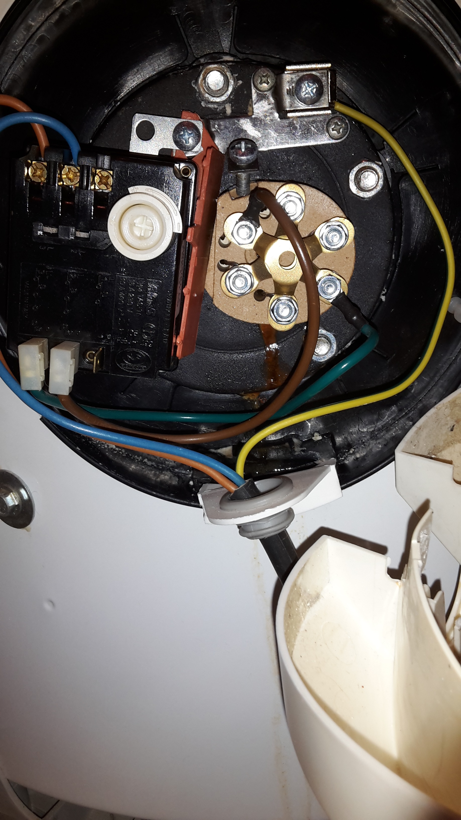 chauffe-eau_2.jpg, 1.33 mb, 1836 x 3264