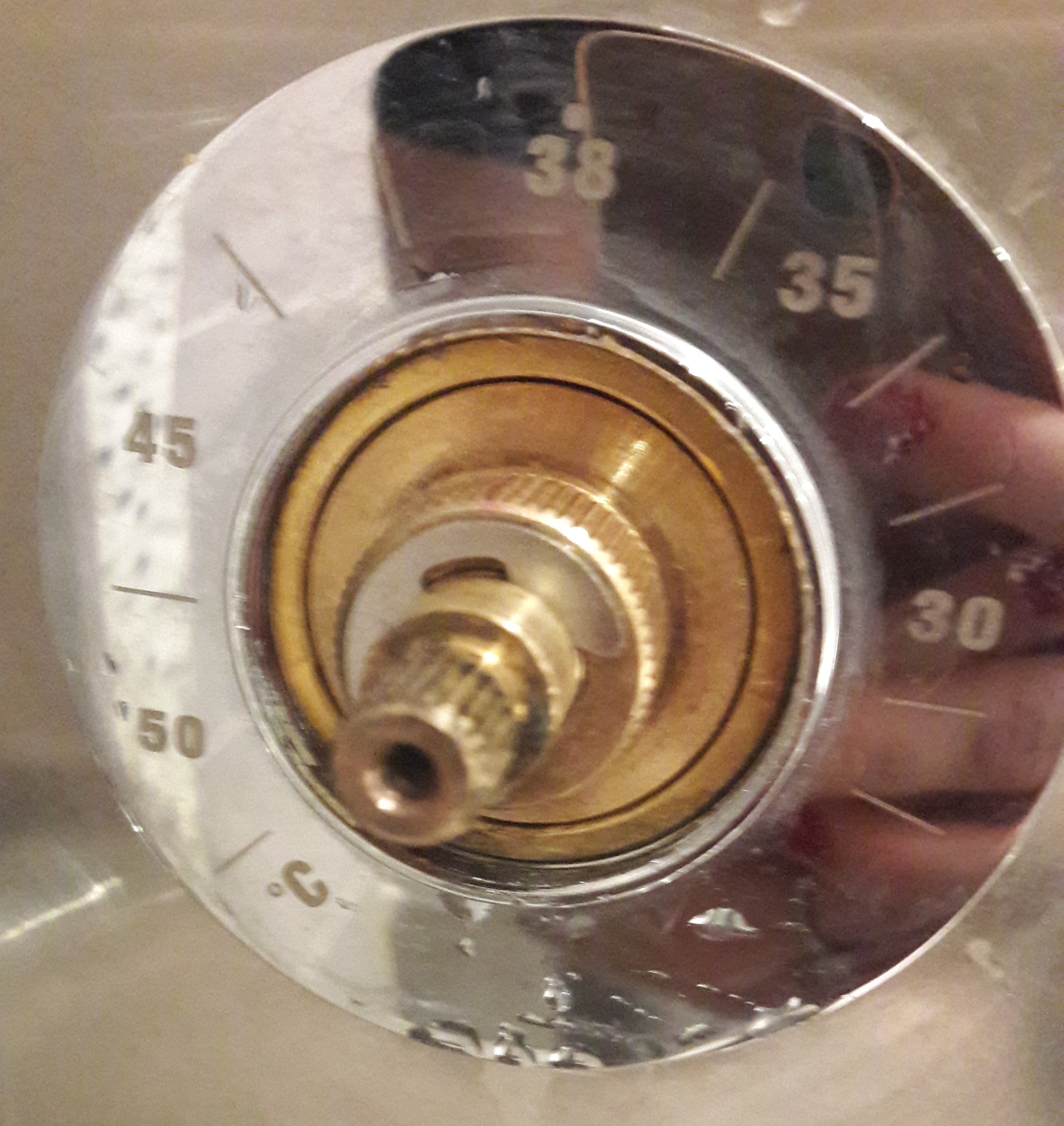 Douche.jpg, 1.71 mb, 2663 x 2817