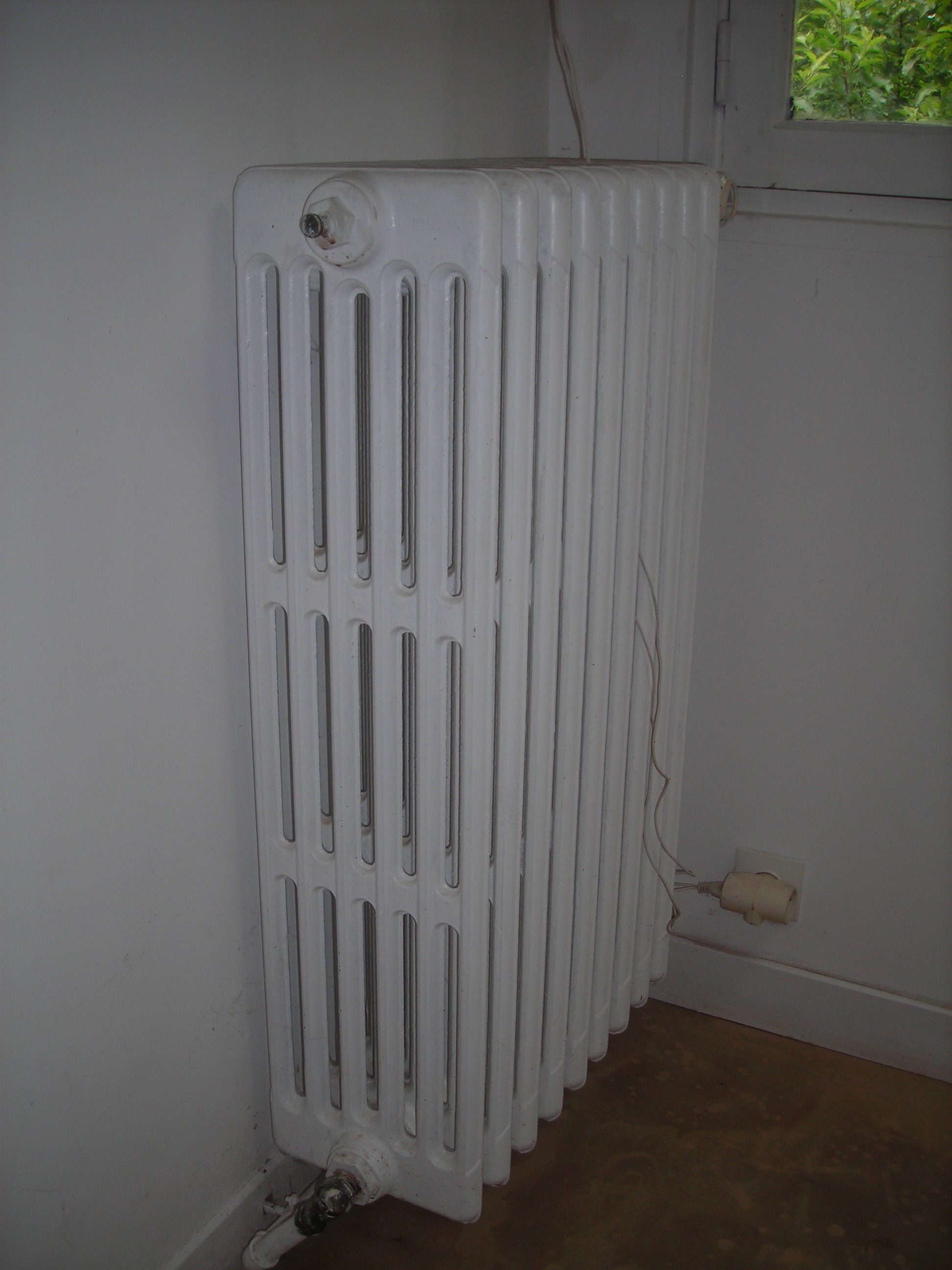 radiateur.JPG, 732.77 kb, 1944 x 2592