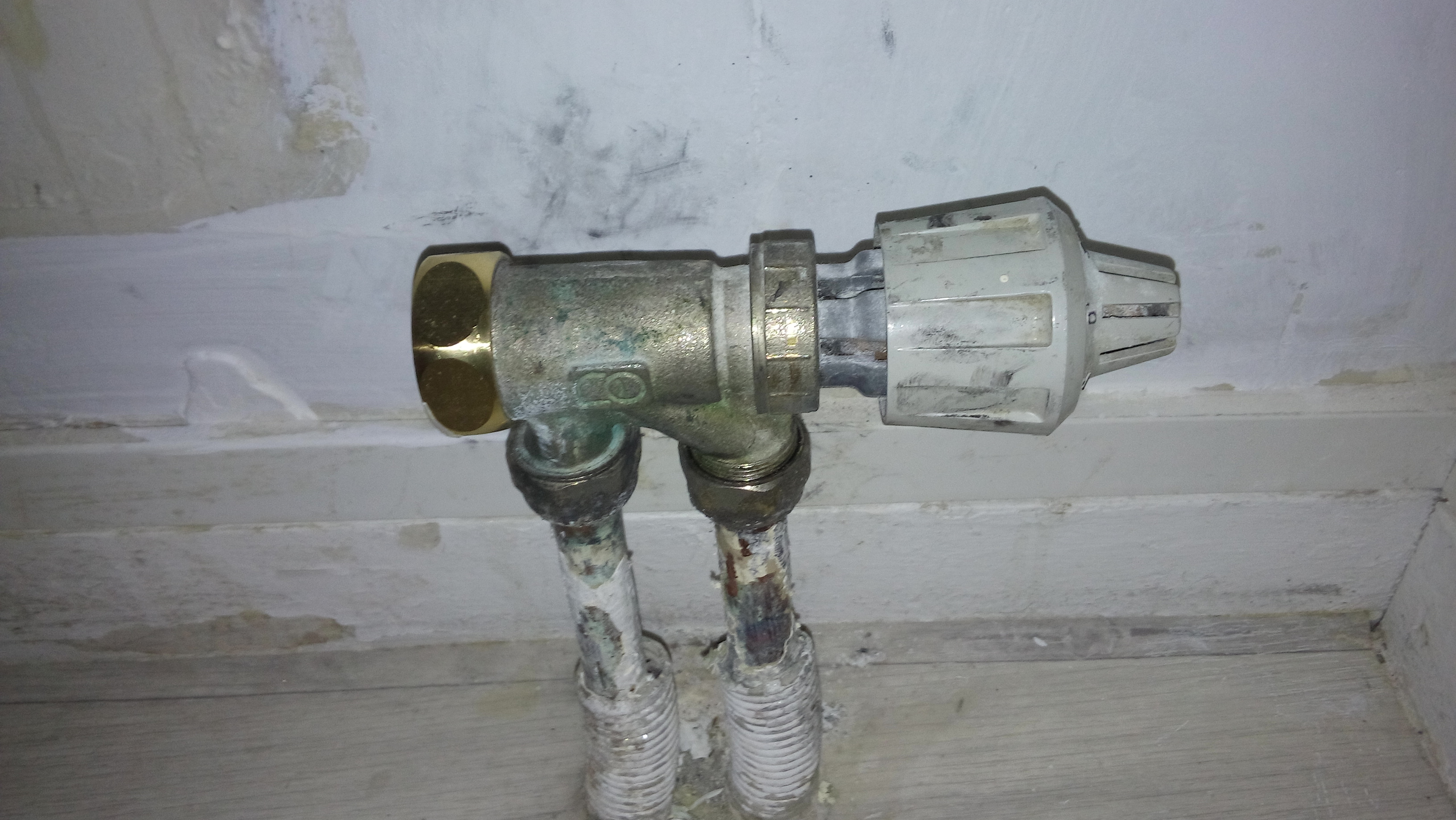 Robinet d'origine.jpg, 1.58 mb, 3264 x 1840
