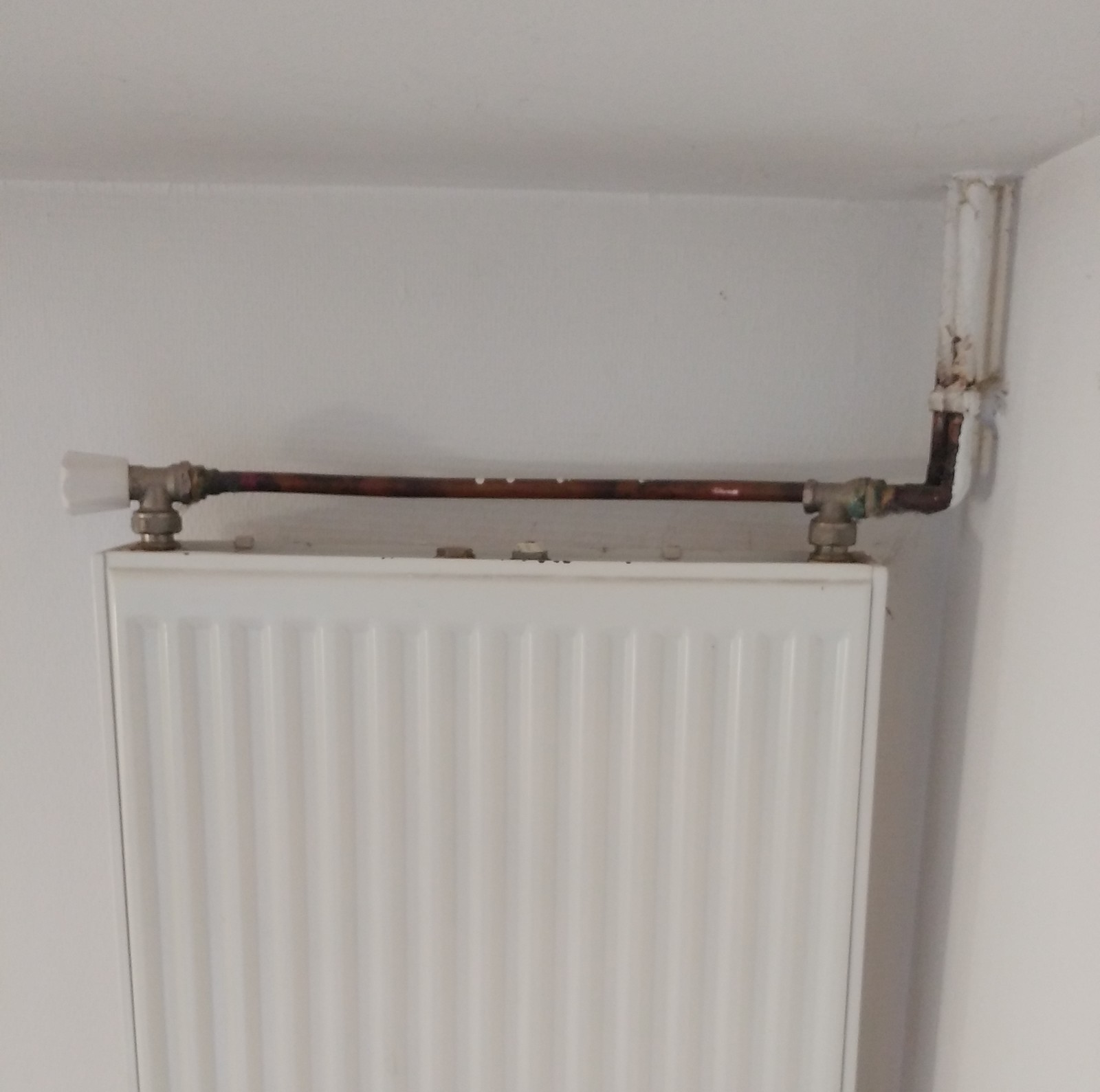 radiateur panneau alimenté par le haut.jpg, 209.88 kb, 1600 x 1590