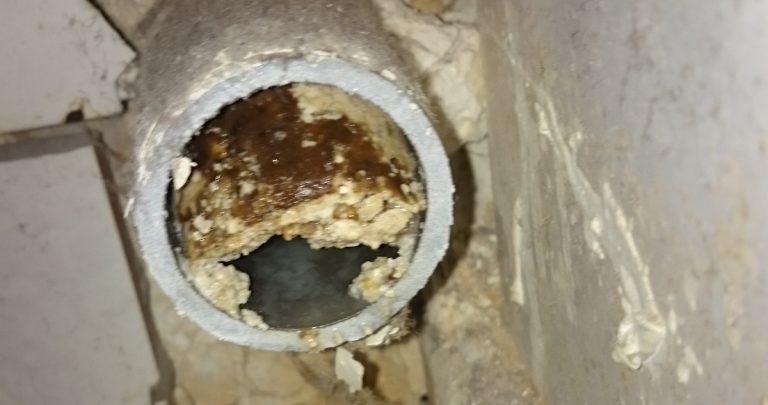 Canalisation PVC obstrué