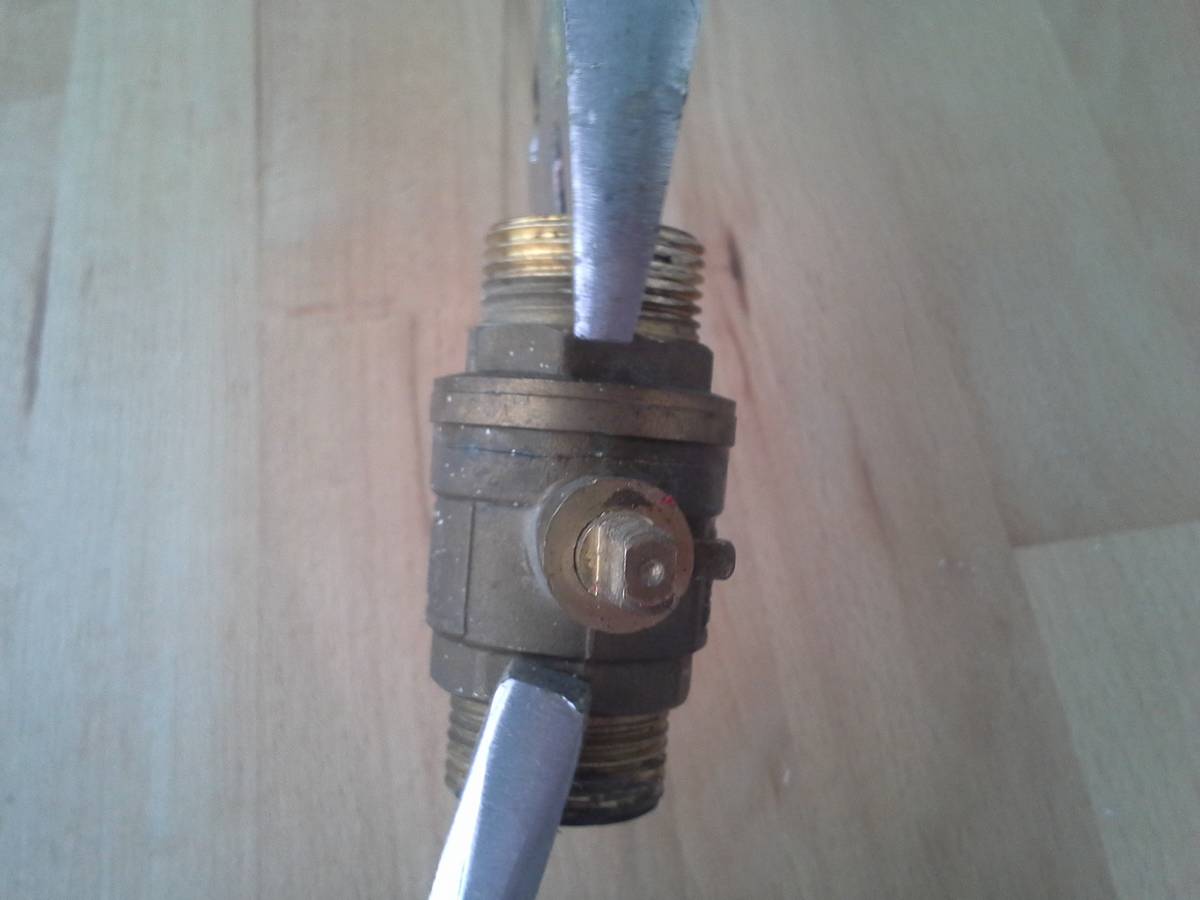 Zoom sur vanne félé