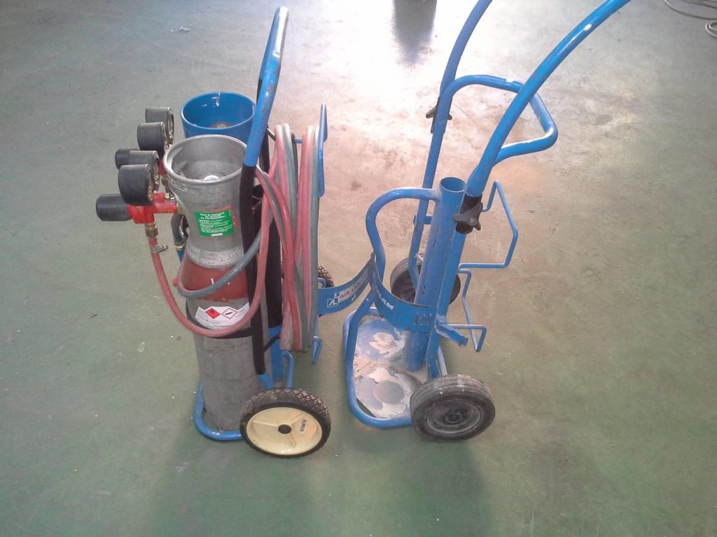 chariot avec manche plié