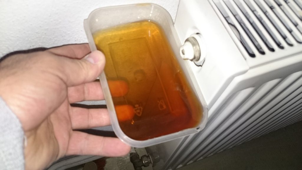 Eau des radiateurs acier