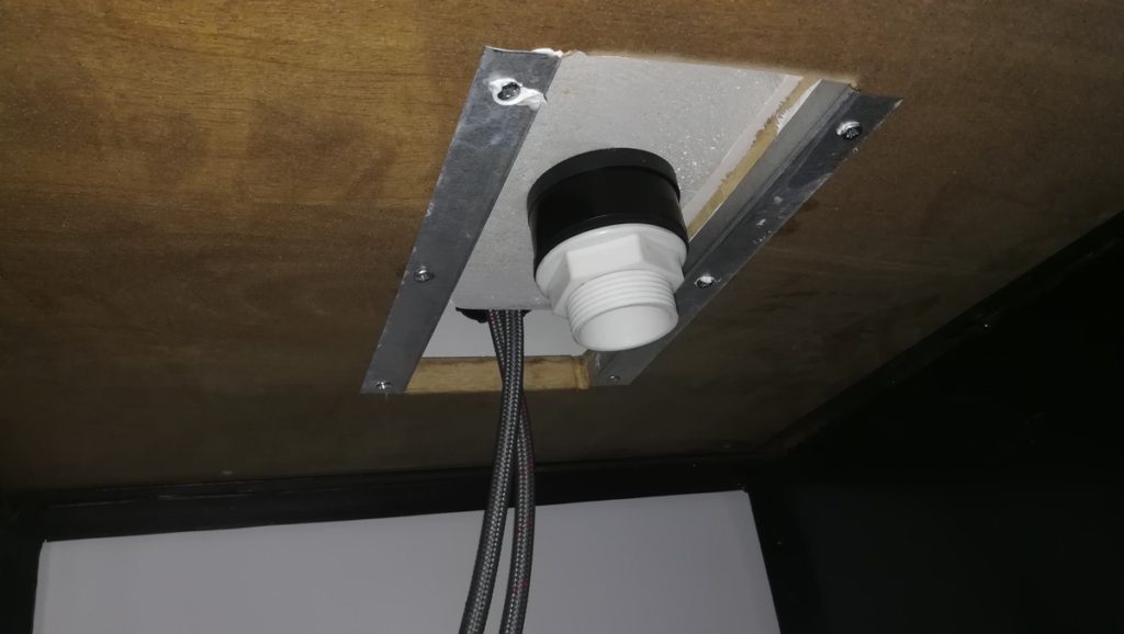 Renforts collés et vissés