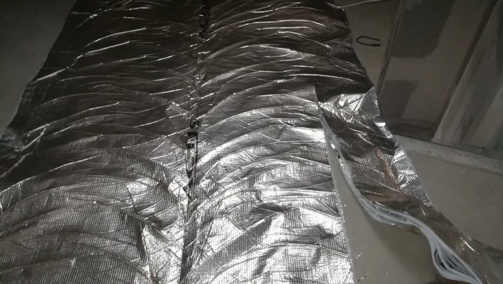 decoupe de l'lisolant-mince