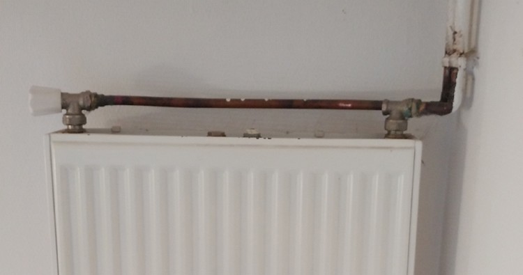 Radiateur pannea alimenté par le haut