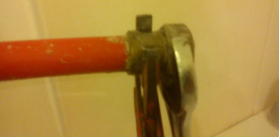 Raccord ecrou prisonnier bloqué