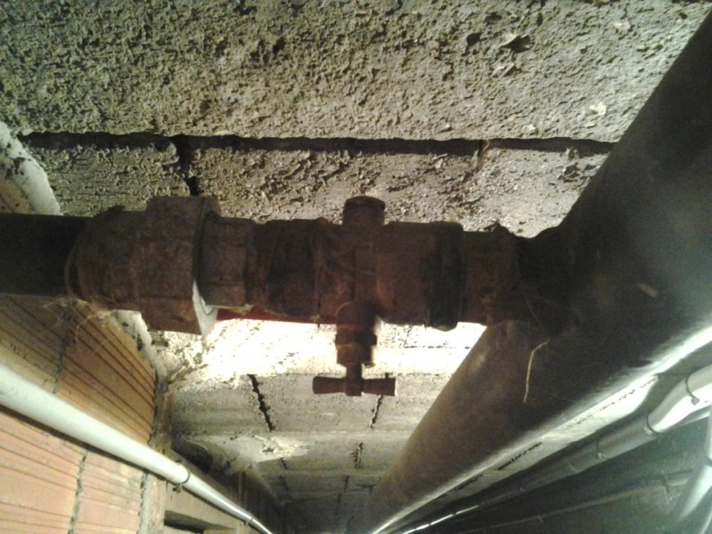 vue globale de vanne cassé