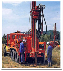 Sondage du sol a la recherche des gisements de gaz