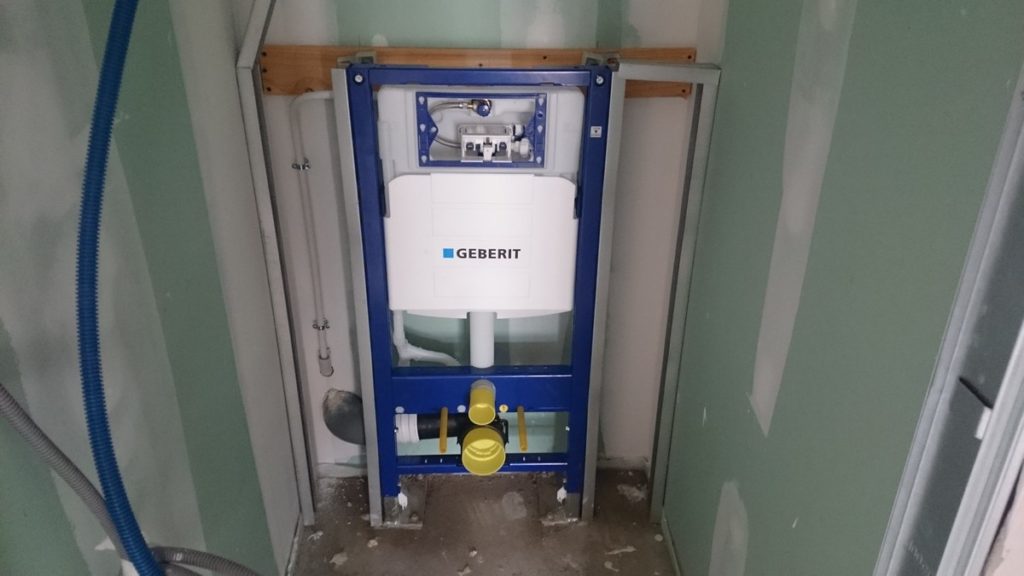 Bati-support fixation avant habillage