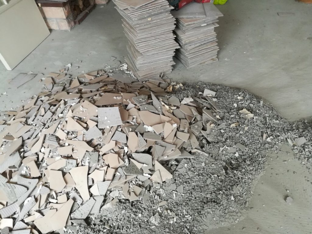 Carrelage de sol décollé