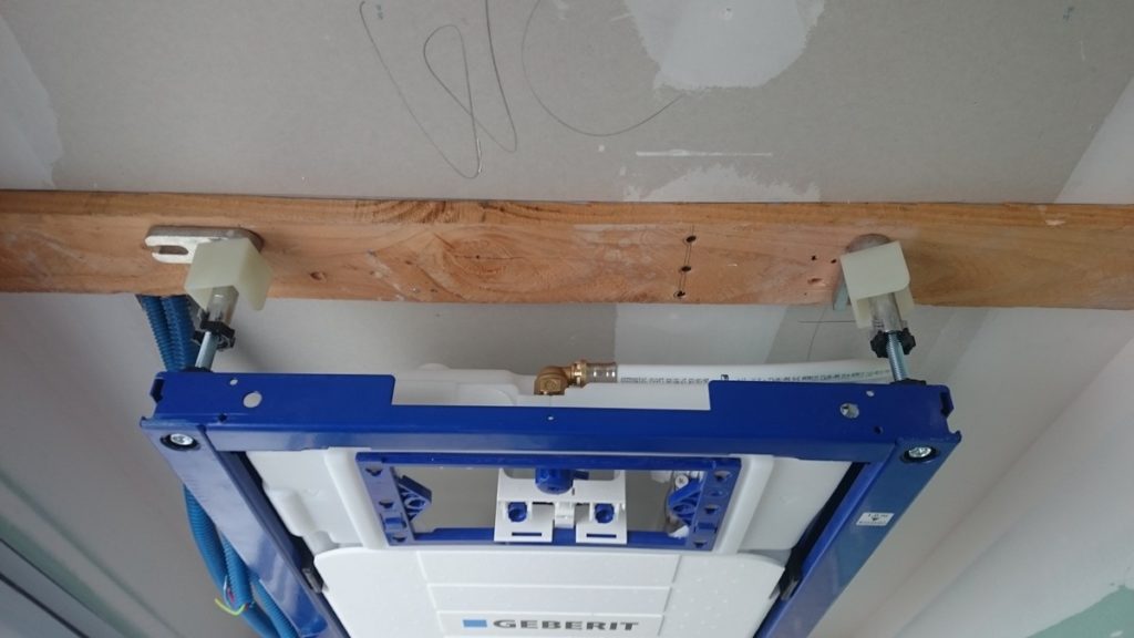 fixation haute de bati-support