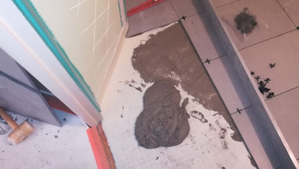 pose de carrelage de sol