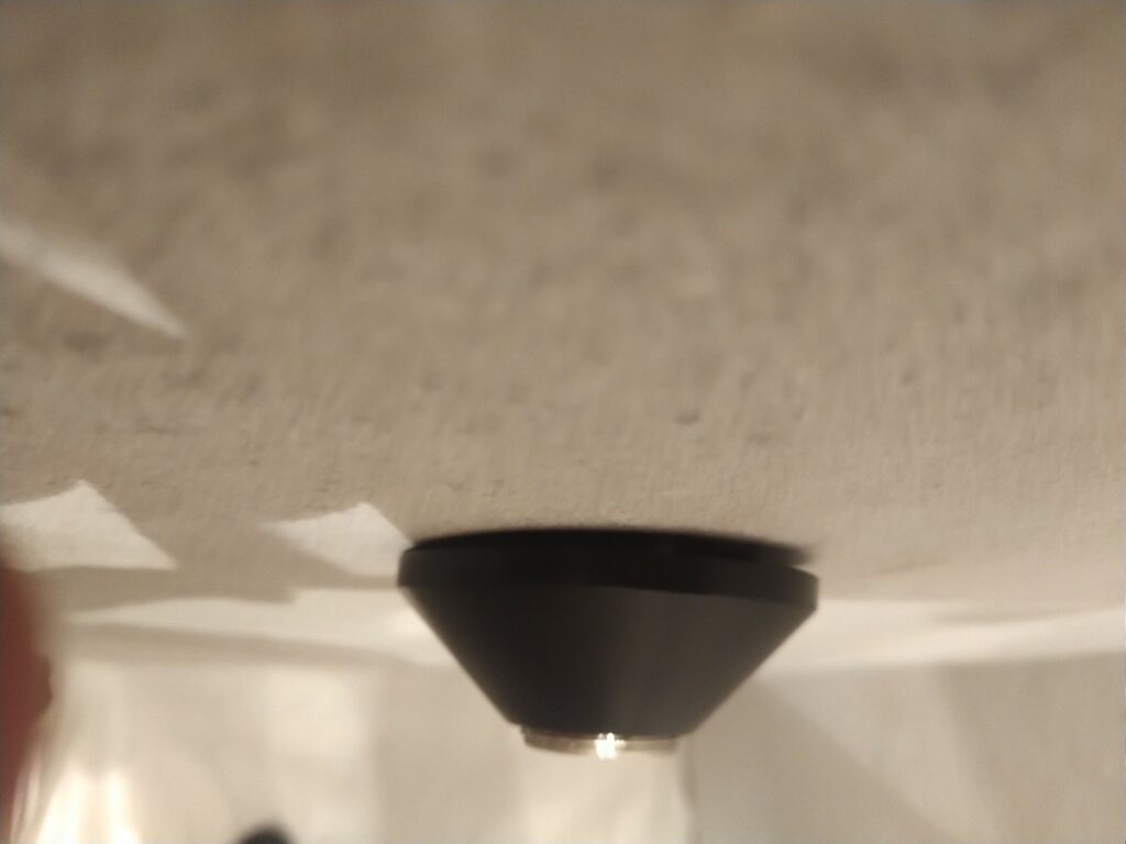 Sortie murale de travers