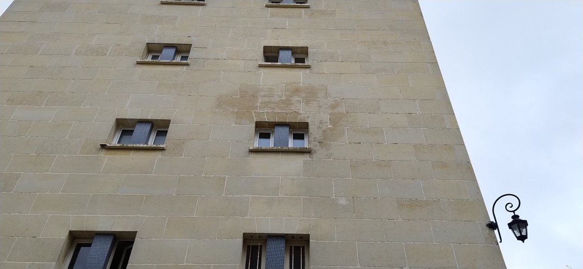fuite-douche-visible-sur-facade