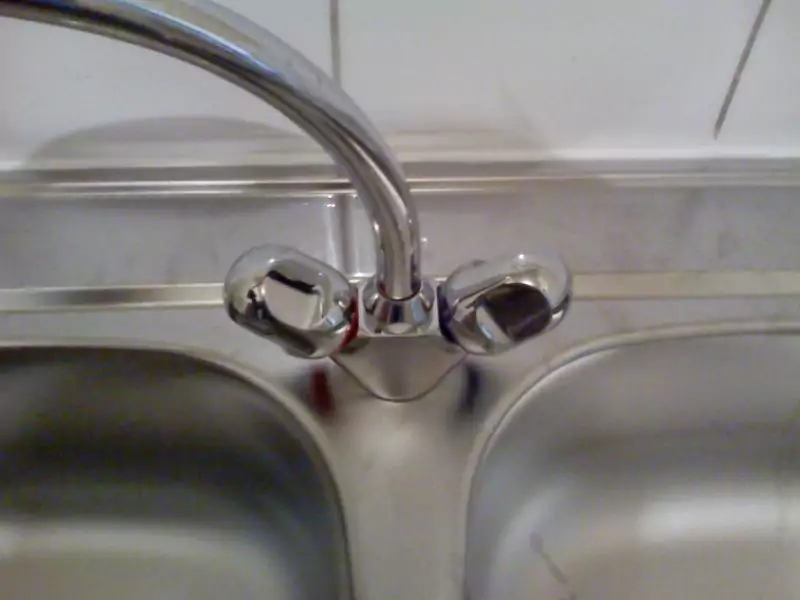 puis installez le robinet