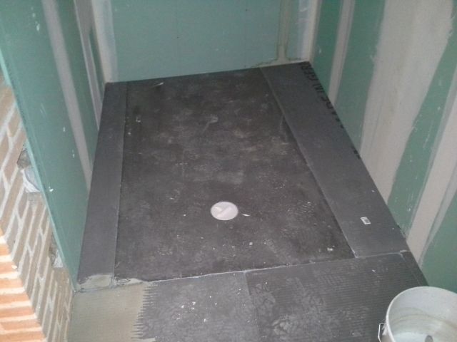 vue de receveur avant les bandes d'étanchéité