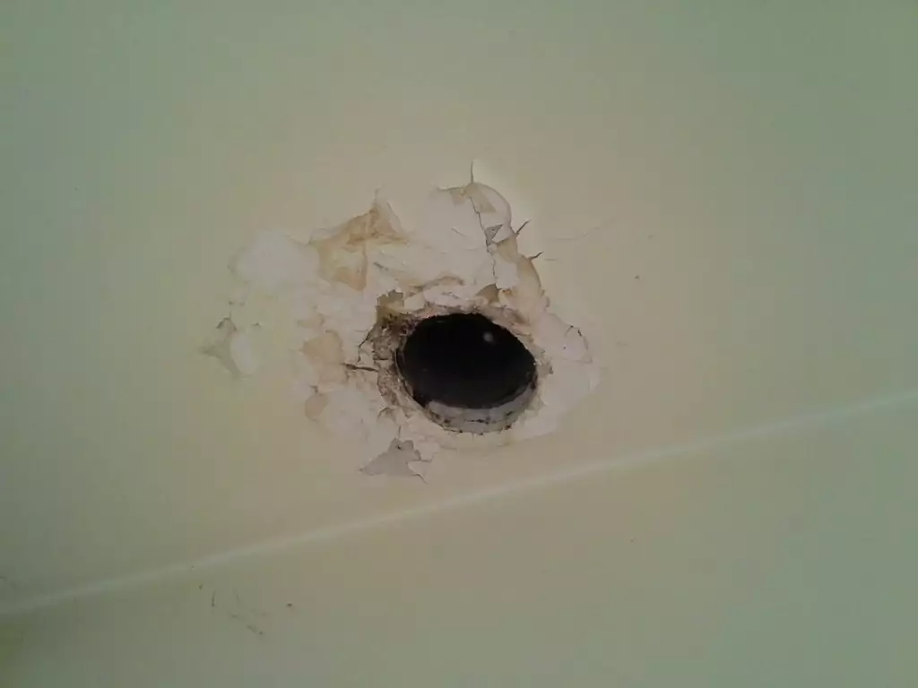 Image: dégats autour de la sortie de ventilation