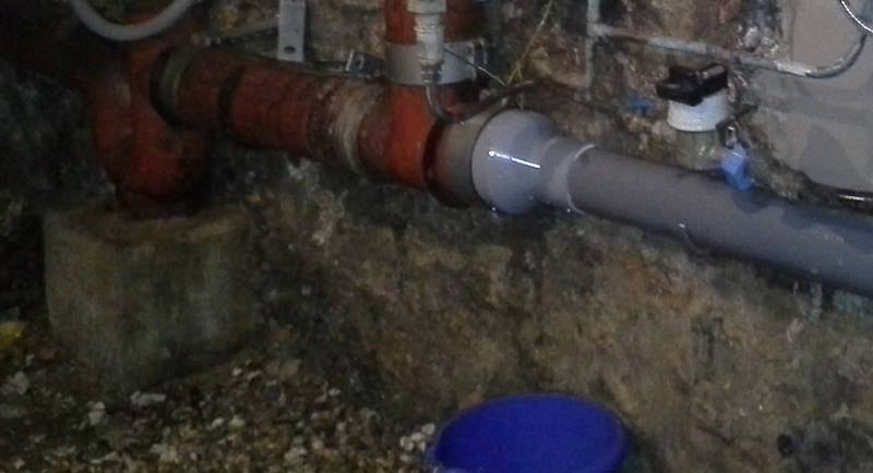 Raccorder les deux tuyaux