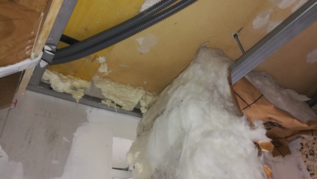 calfeutrer-les-espaces-autour-du-doublage