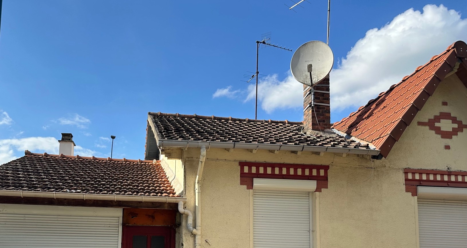 vue de la cheminé sur la toiture